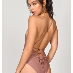 One-piece pink swimsuit / monokini